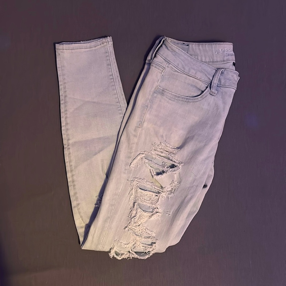 New, size 4, American Eagle woman’s jeans